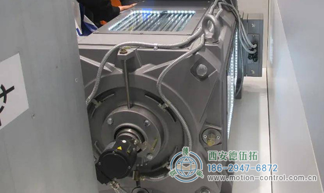 圖為用來測速的增量編碼器在電機(jī)上的安裝照片 圖為用來測速的增量編碼器在電機(jī)上的安裝照片